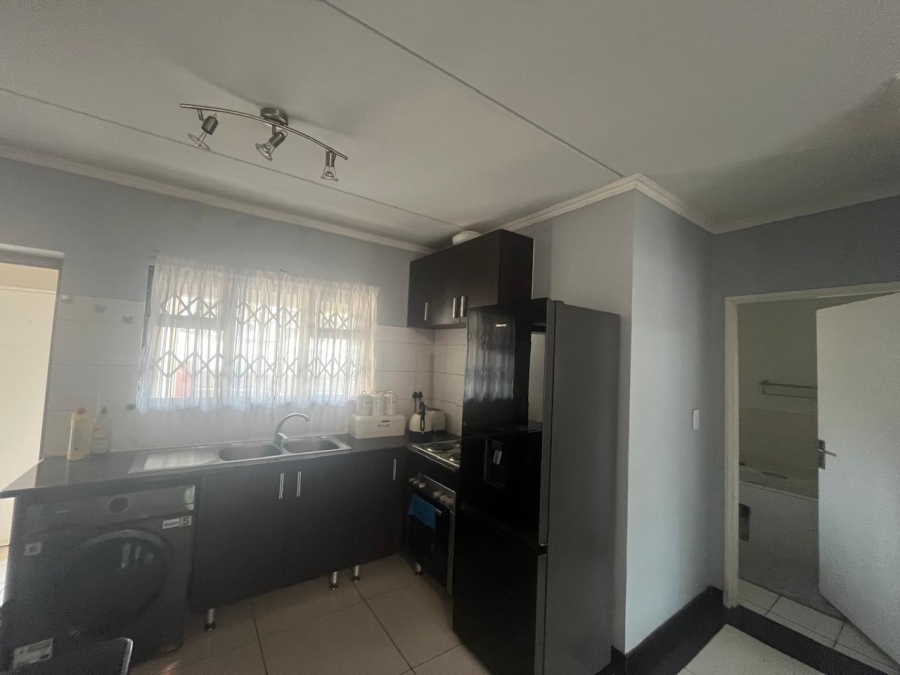 To Let 1 Bedroom Property for Rent in Noordwyk Gauteng