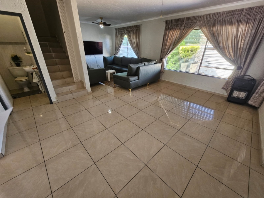 3 Bedroom Property for Sale in Brackenhurst Gauteng