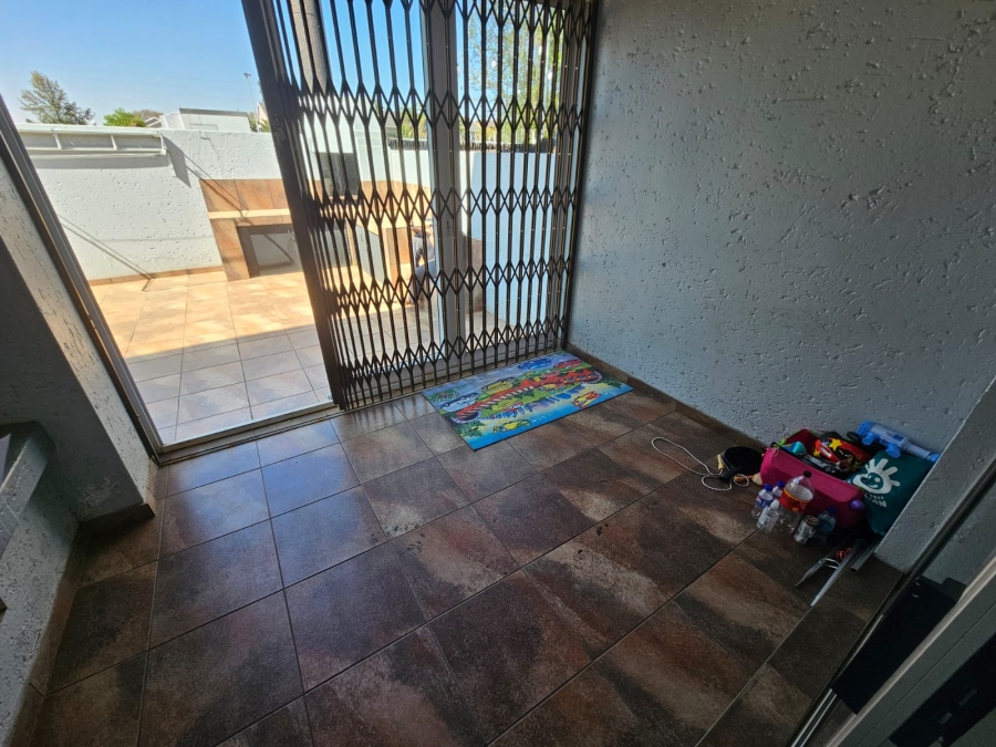 3 Bedroom Property for Sale in Brackenhurst Gauteng