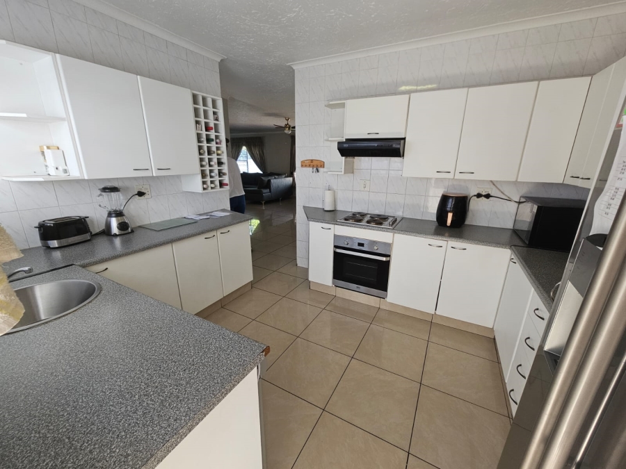 3 Bedroom Property for Sale in Brackenhurst Gauteng
