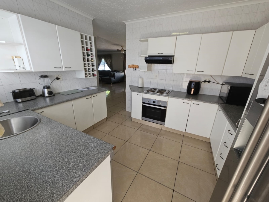 3 Bedroom Property for Sale in Brackenhurst Gauteng