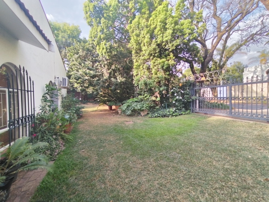 9 Bedroom Property for Sale in Baileys Muckleneuk Gauteng