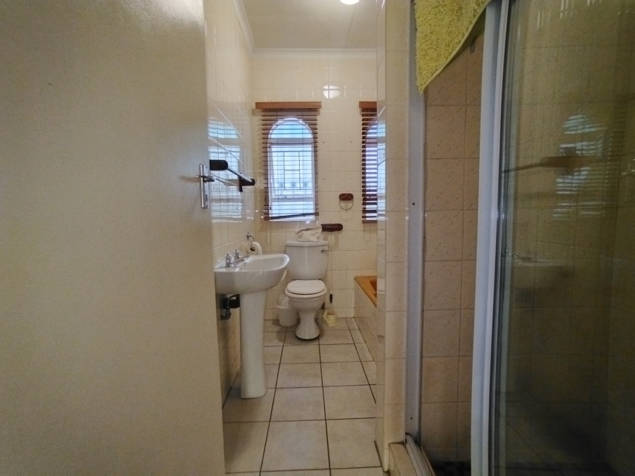 9 Bedroom Property for Sale in Baileys Muckleneuk Gauteng