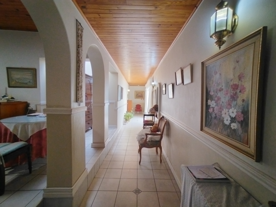 9 Bedroom Property for Sale in Baileys Muckleneuk Gauteng