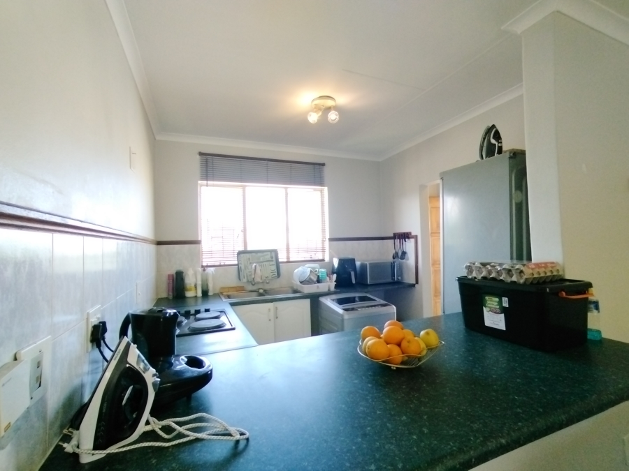 2 Bedroom Property for Sale in Die Hoewes Gauteng