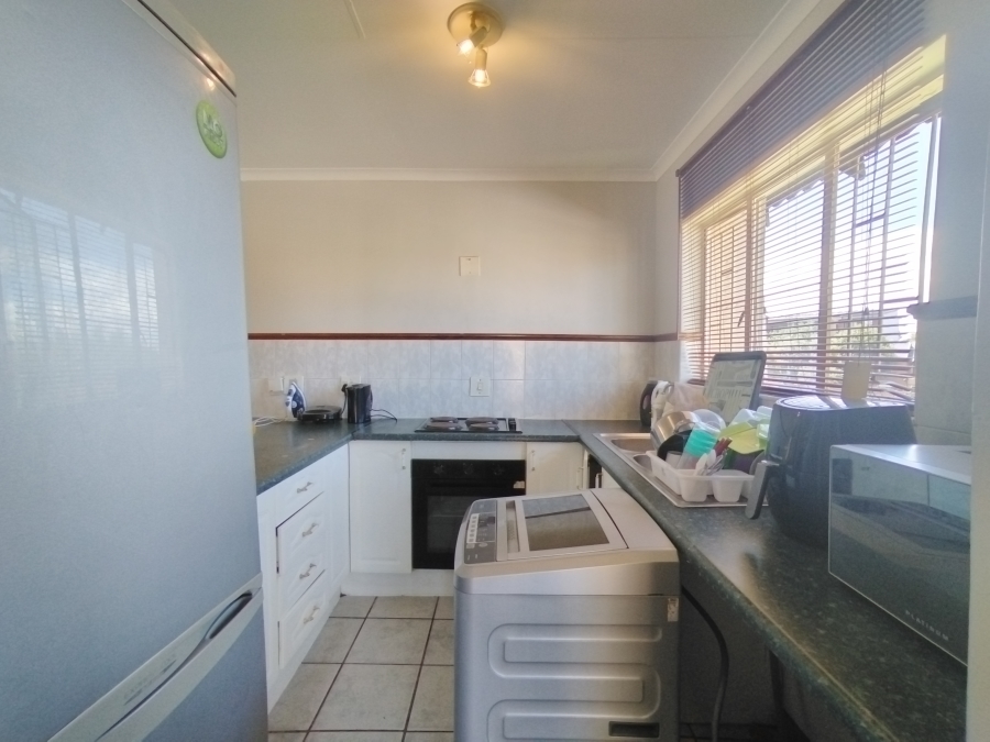 2 Bedroom Property for Sale in Die Hoewes Gauteng