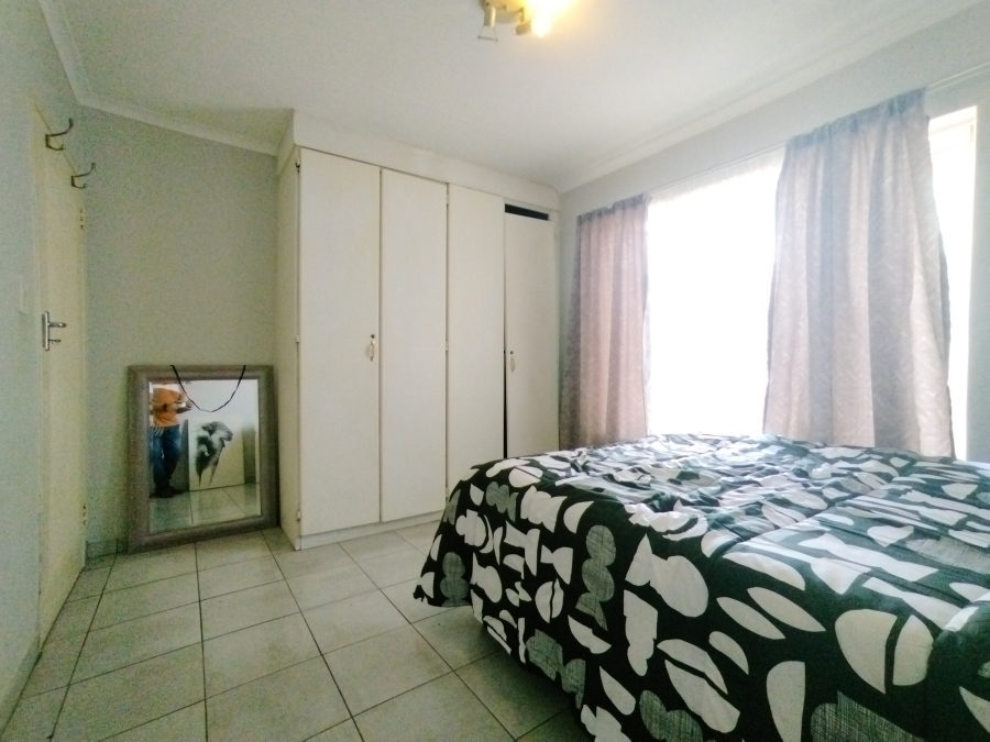 2 Bedroom Property for Sale in Die Hoewes Gauteng