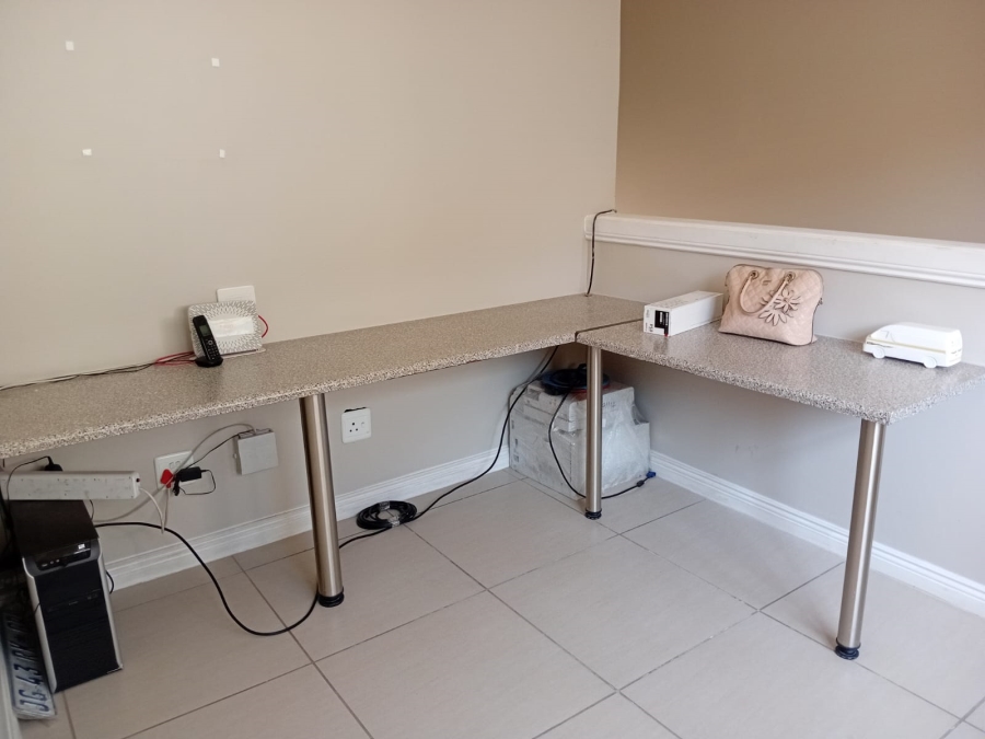 To Let 3 Bedroom Property for Rent in Moreleta Park Gauteng
