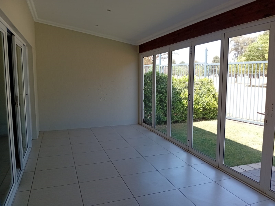 To Let 3 Bedroom Property for Rent in Moreleta Park Gauteng