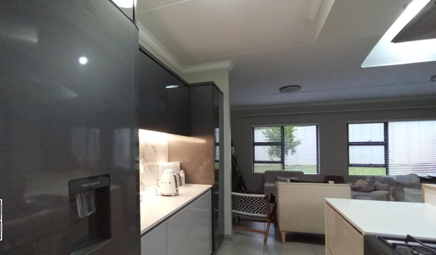 3 Bedroom Property for Sale in Carlswald Gauteng