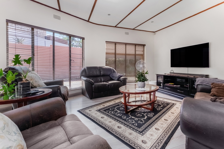 To Let 4 Bedroom Property for Rent in Morningside Manor Gauteng