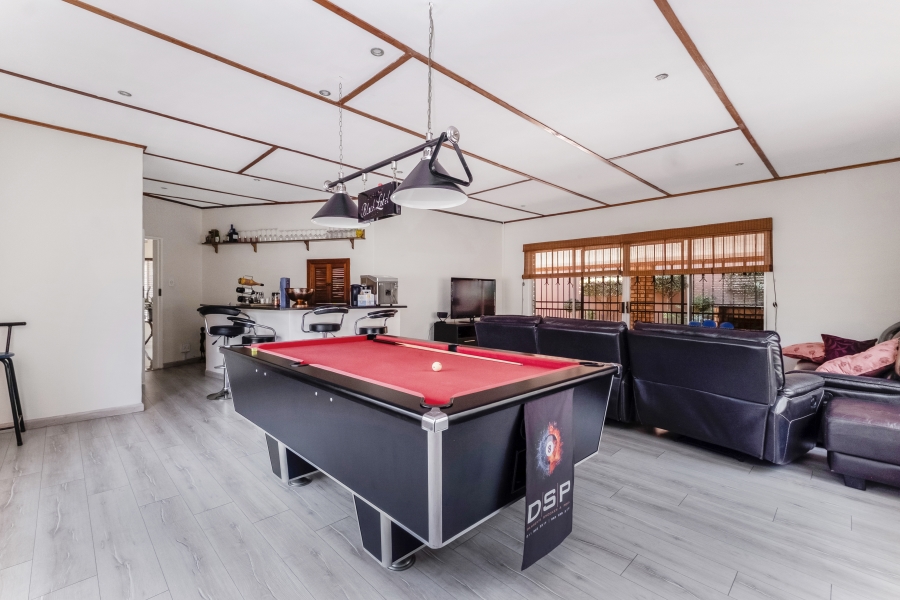 To Let 4 Bedroom Property for Rent in Morningside Manor Gauteng