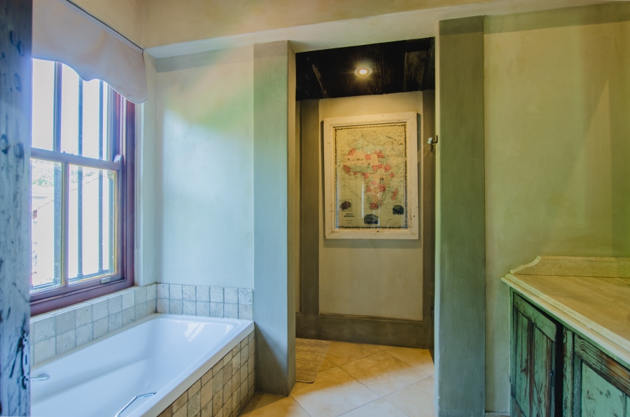5 Bedroom Property for Sale in Waterkloof Gauteng