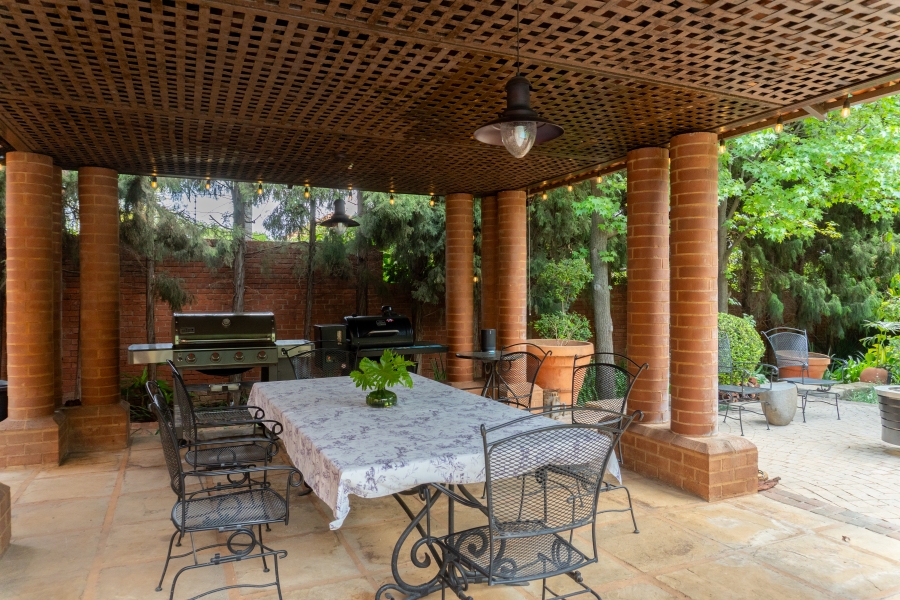 5 Bedroom Property for Sale in Waterkloof Gauteng