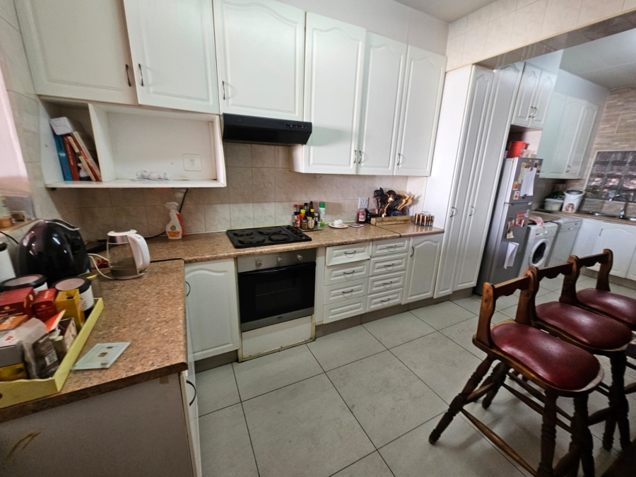 2 Bedroom Property for Sale in Brackenhurst Gauteng
