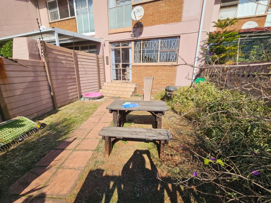 2 Bedroom Property for Sale in Brackenhurst Gauteng