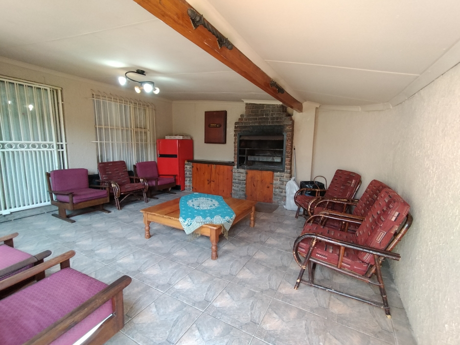 4 Bedroom Property for Sale in Discovery Gauteng