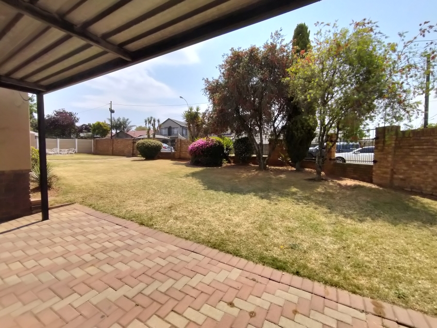 4 Bedroom Property for Sale in Discovery Gauteng