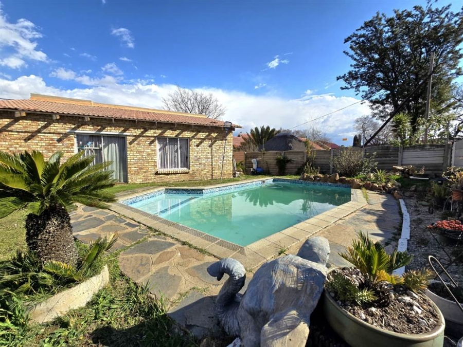 3 Bedroom Property for Sale in Raceview Gauteng
