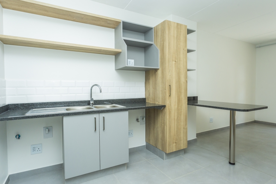 To Let 2 Bedroom Property for Rent in Vorna Valley Gauteng