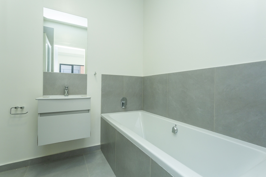 To Let 2 Bedroom Property for Rent in Vorna Valley Gauteng