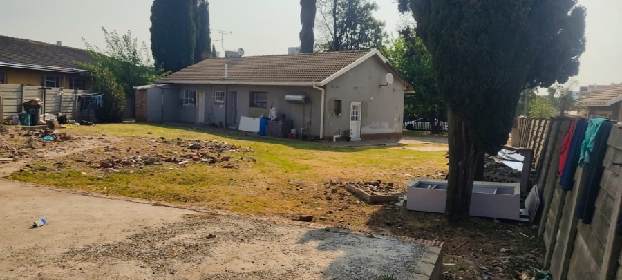 7 Bedroom Property for Sale in Cresslawn Gauteng
