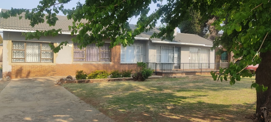 7 Bedroom Property for Sale in Cresslawn Gauteng