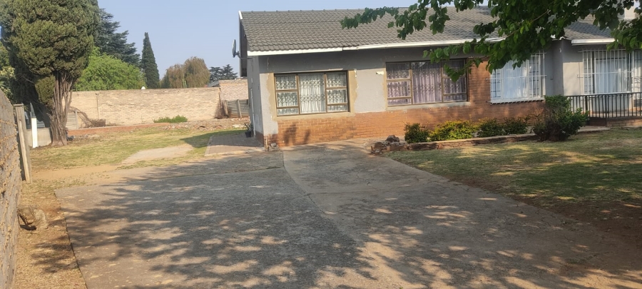 7 Bedroom Property for Sale in Cresslawn Gauteng
