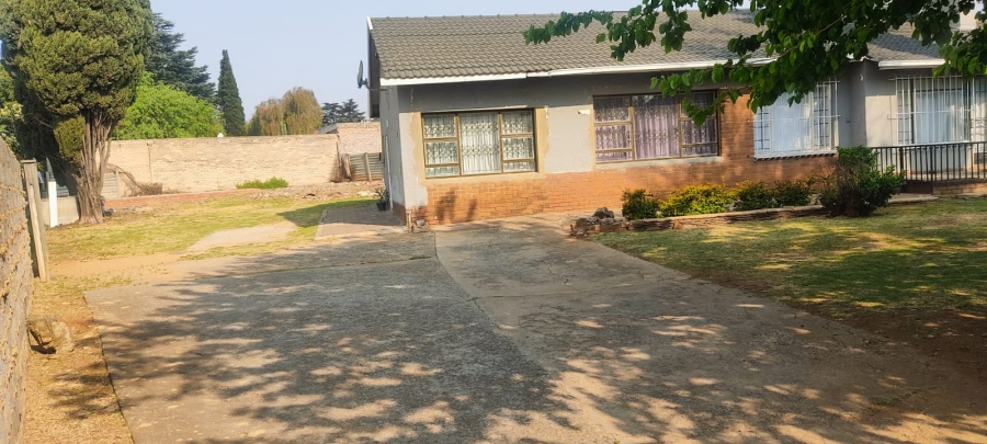 7 Bedroom Property for Sale in Cresslawn Gauteng