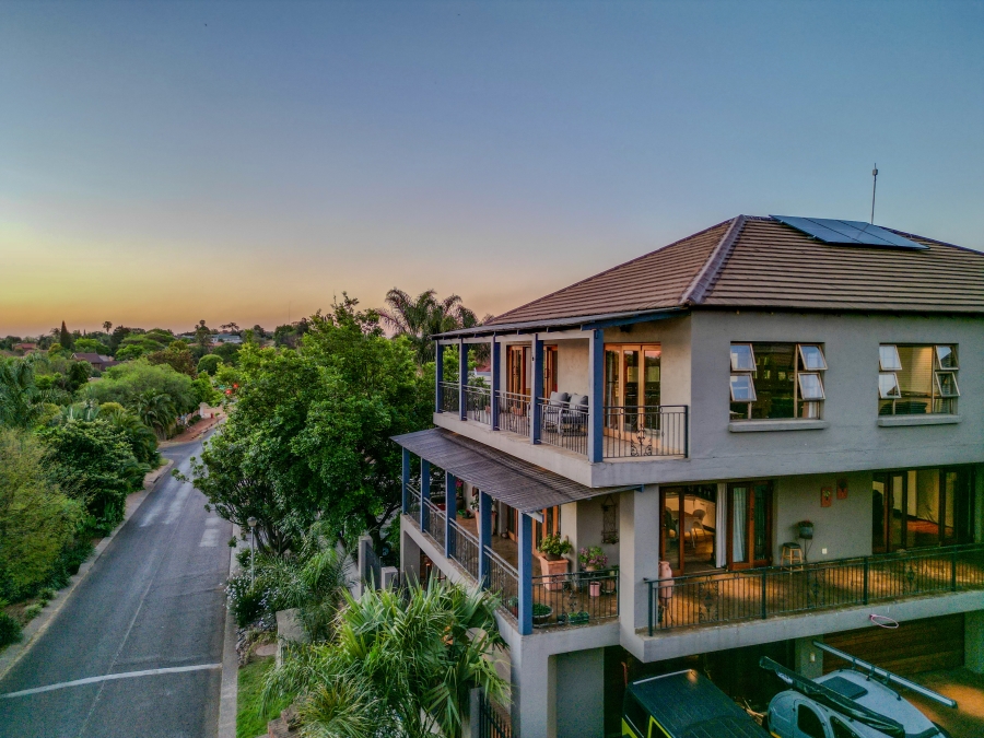 7 Bedroom Property for Sale in Zwartkop Gauteng