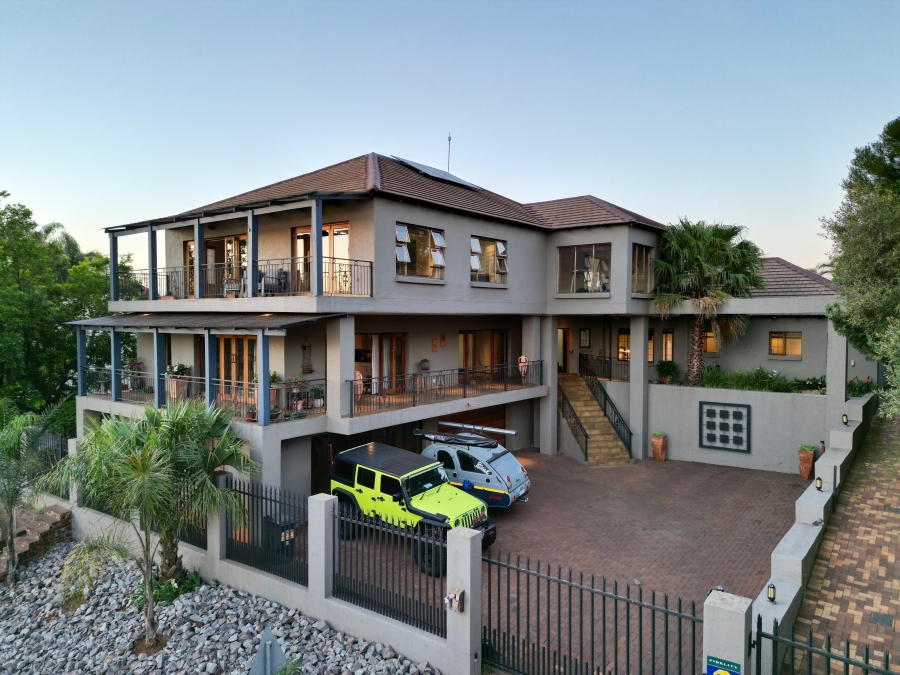 7 Bedroom Property for Sale in Zwartkop Gauteng
