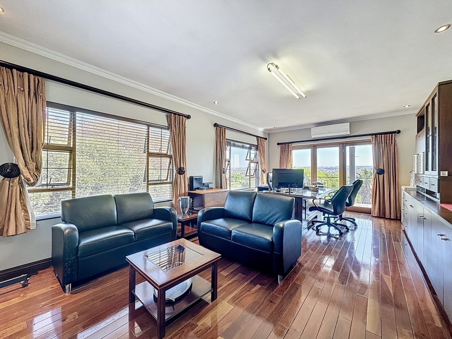 7 Bedroom Property for Sale in Zwartkop Gauteng
