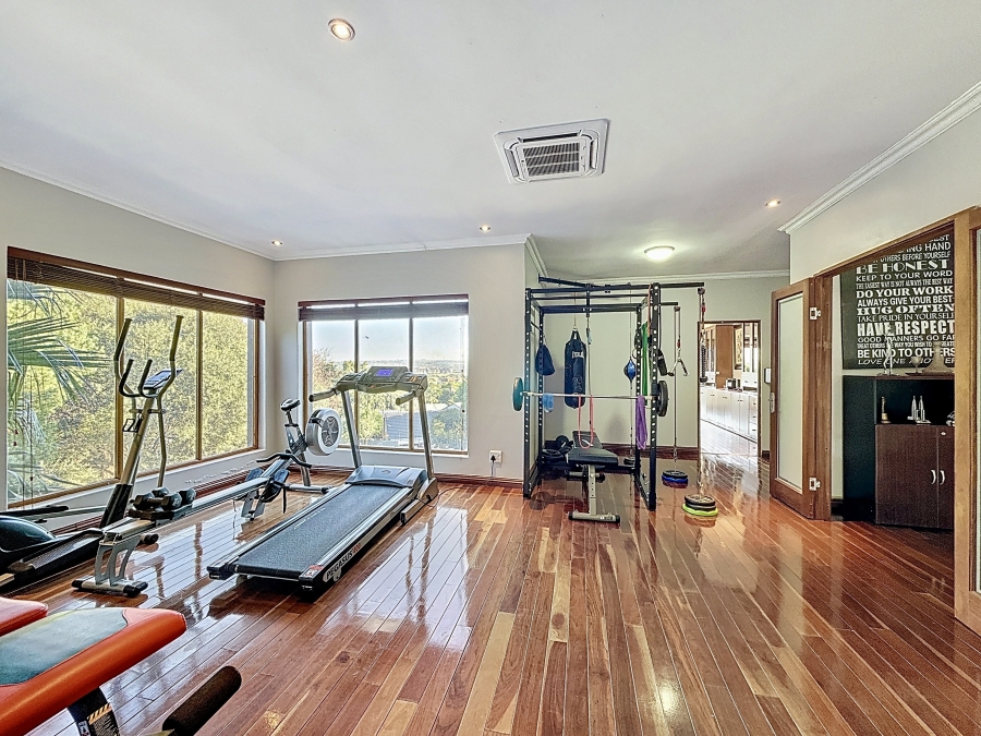 7 Bedroom Property for Sale in Zwartkop Gauteng