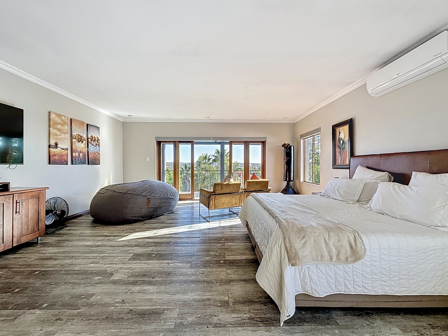 7 Bedroom Property for Sale in Zwartkop Gauteng