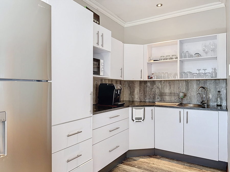 7 Bedroom Property for Sale in Zwartkop Gauteng