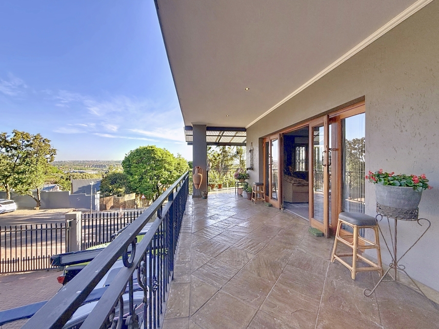 7 Bedroom Property for Sale in Zwartkop Gauteng