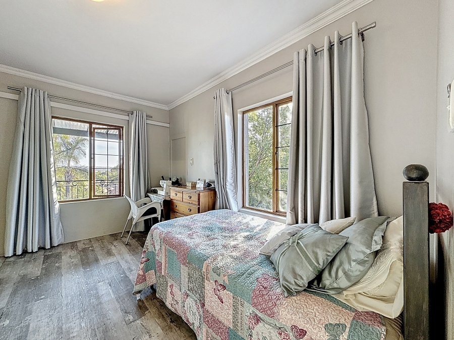 7 Bedroom Property for Sale in Zwartkop Gauteng
