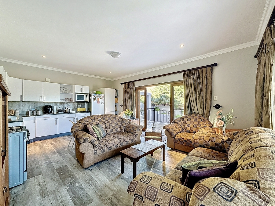 7 Bedroom Property for Sale in Zwartkop Gauteng