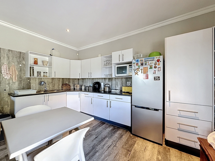 7 Bedroom Property for Sale in Zwartkop Gauteng