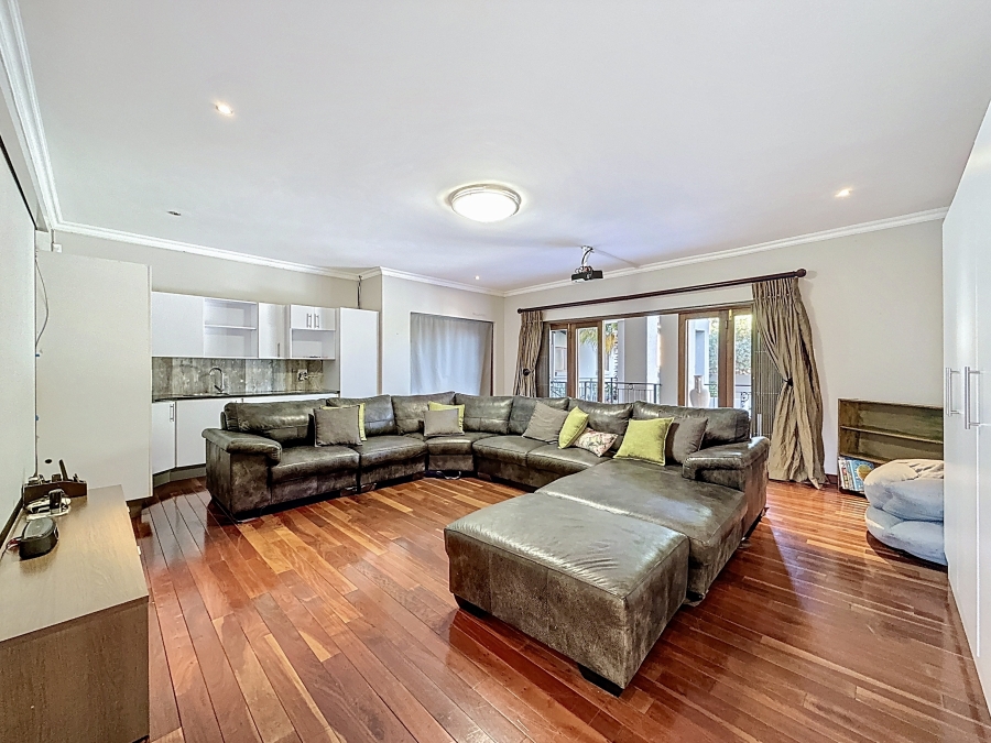 7 Bedroom Property for Sale in Zwartkop Gauteng