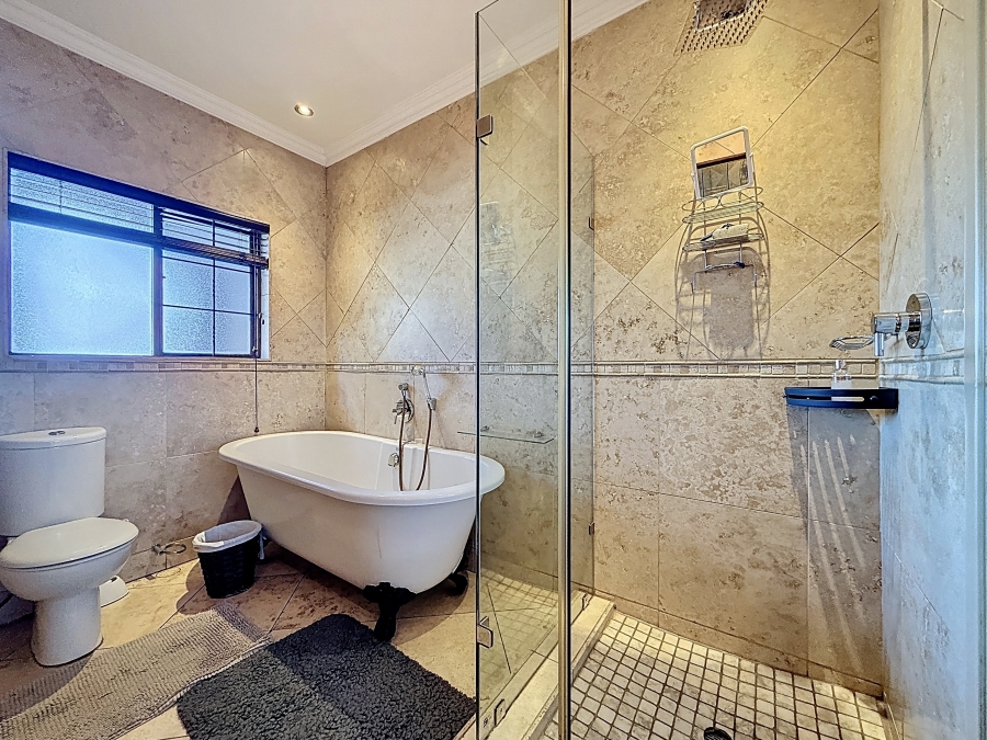7 Bedroom Property for Sale in Zwartkop Gauteng