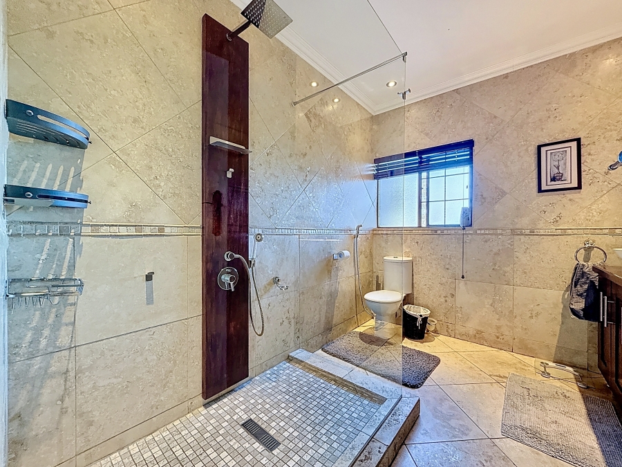 7 Bedroom Property for Sale in Zwartkop Gauteng