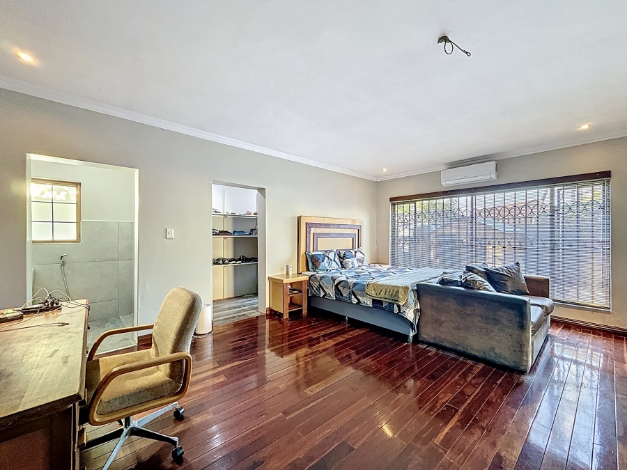 7 Bedroom Property for Sale in Zwartkop Gauteng