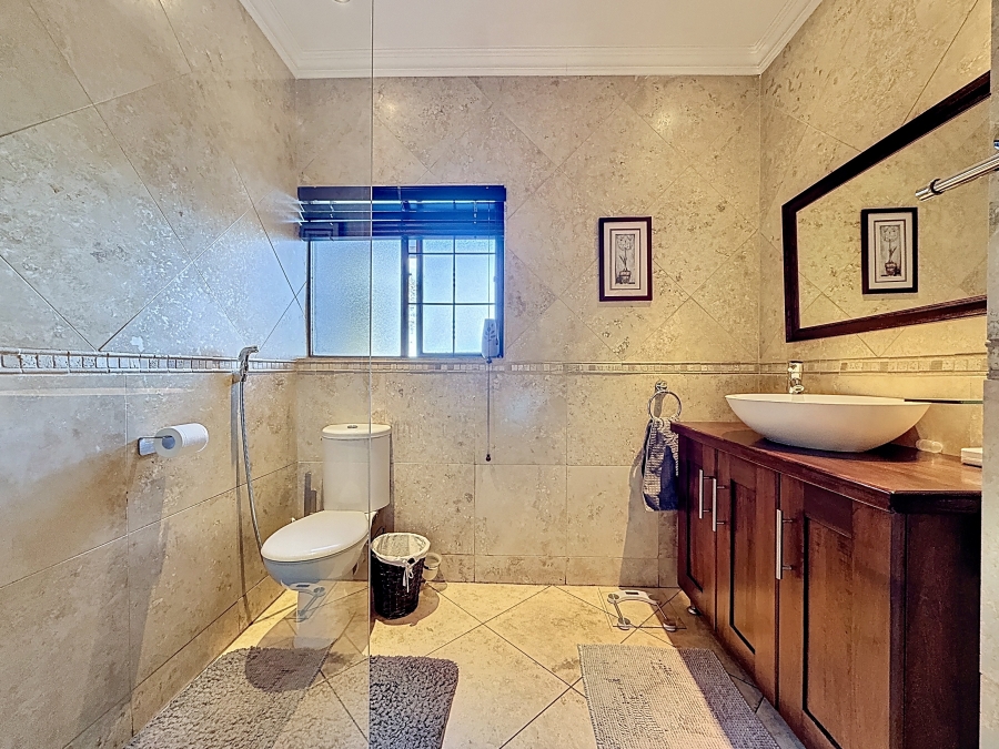 7 Bedroom Property for Sale in Zwartkop Gauteng