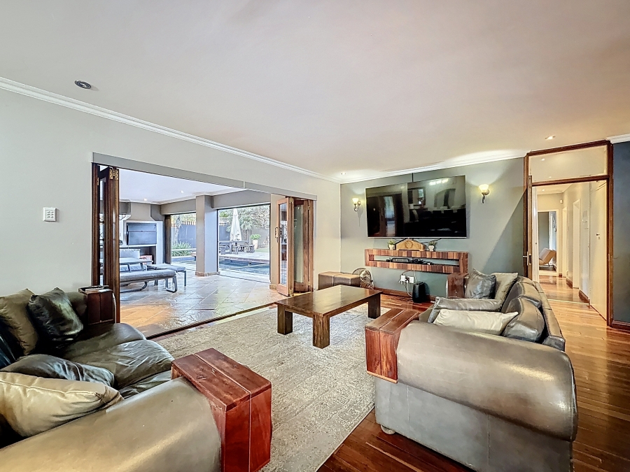 7 Bedroom Property for Sale in Zwartkop Gauteng