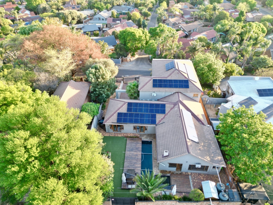 7 Bedroom Property for Sale in Zwartkop Gauteng