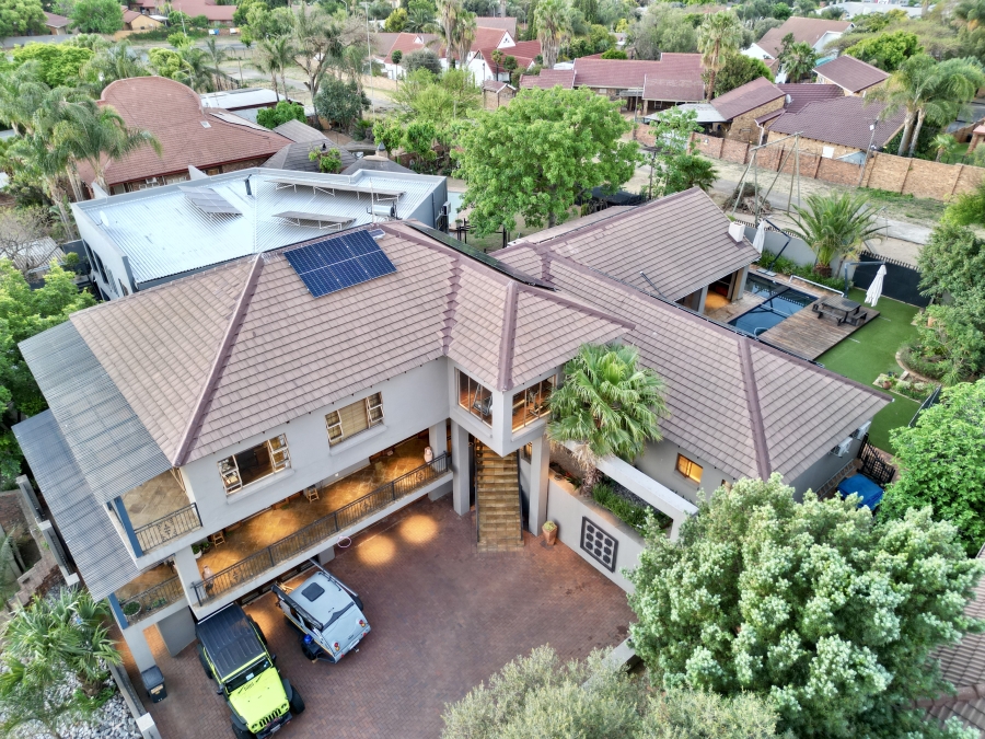 7 Bedroom Property for Sale in Zwartkop Gauteng