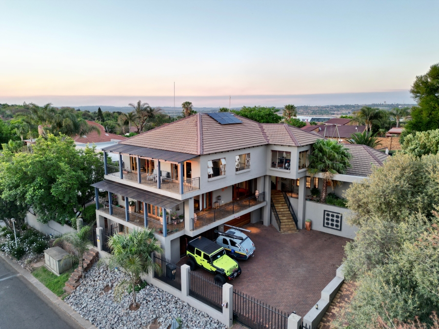 7 Bedroom Property for Sale in Zwartkop Gauteng