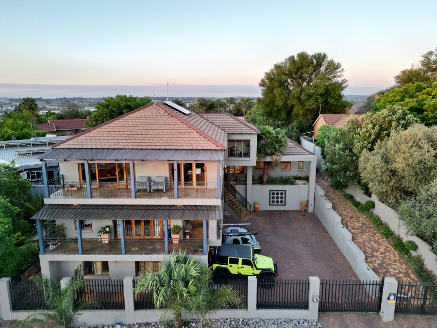 7 Bedroom Property for Sale in Zwartkop Gauteng