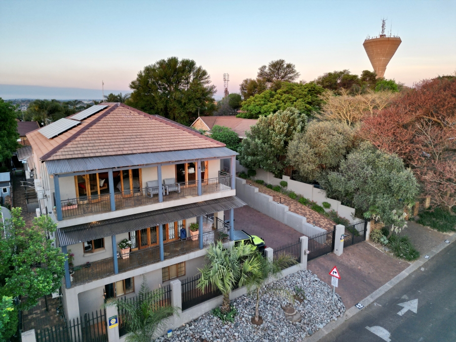 7 Bedroom Property for Sale in Zwartkop Gauteng